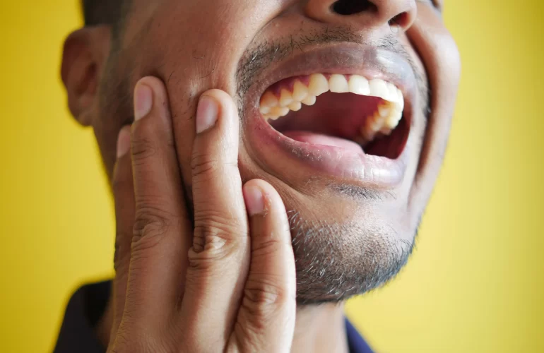 علاج خراج الضرس خطوات آمنة لتخفيف الألم وحماية أسنانك!​